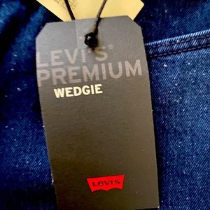 Levi’s wedgie premium jeans